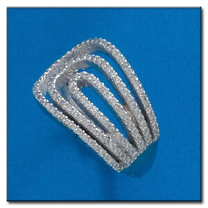 Sortijas oro blanco 18kl diamantes